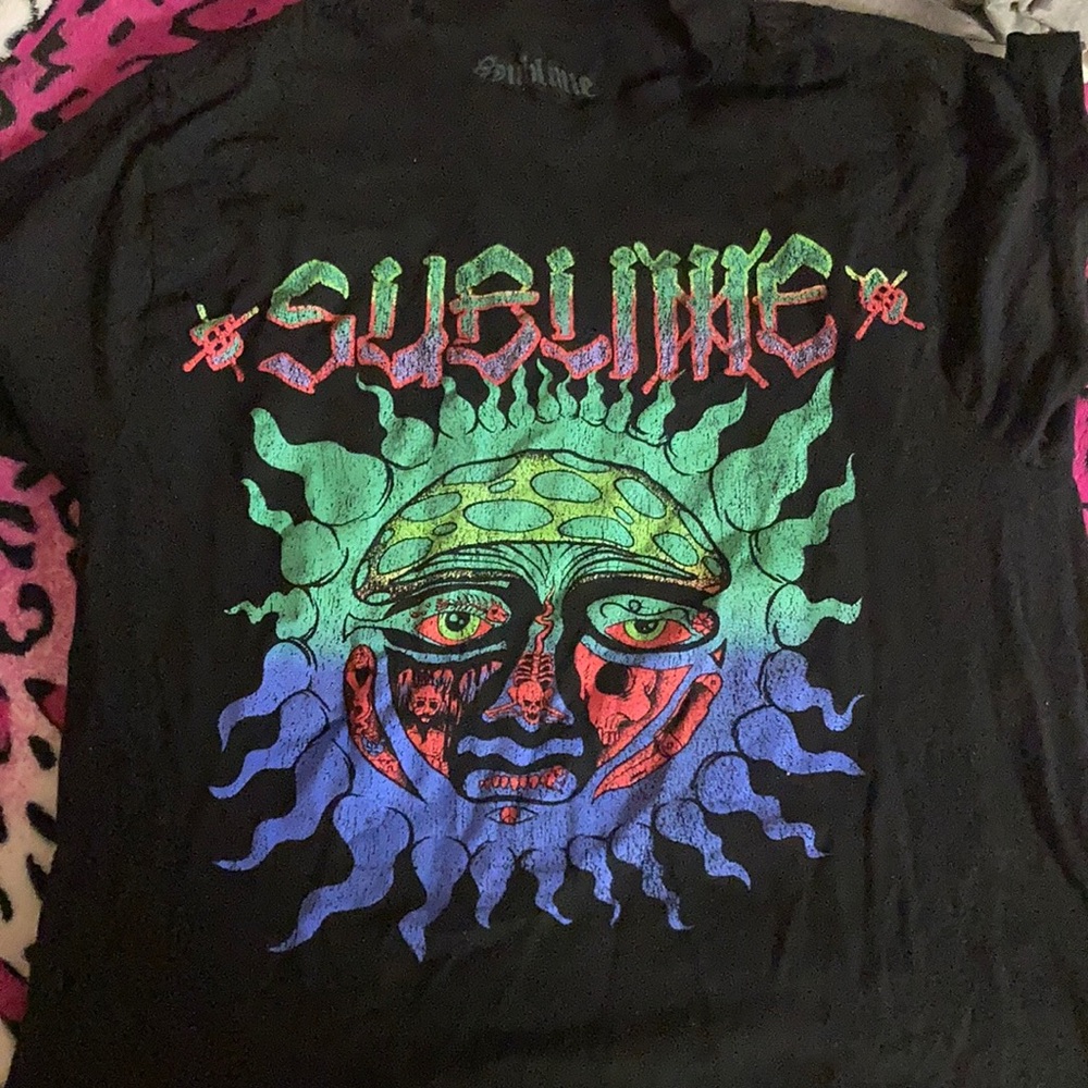 sublime black tee